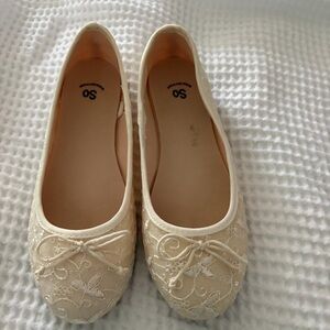 SO Cream Lace Ballet Flats with Bow Trim